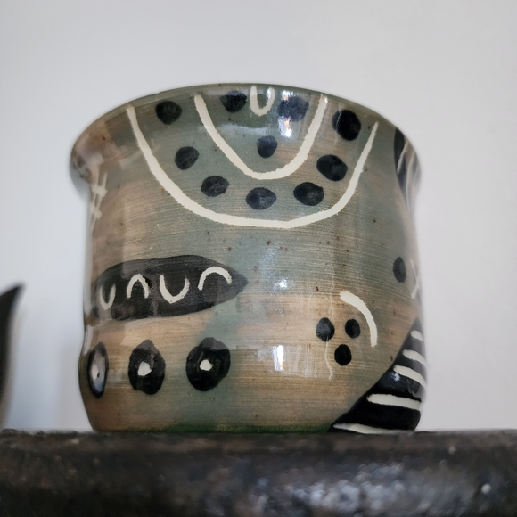 Green Glazed Small Lines & Curves Design Clay Planter - Picture 1 of 5